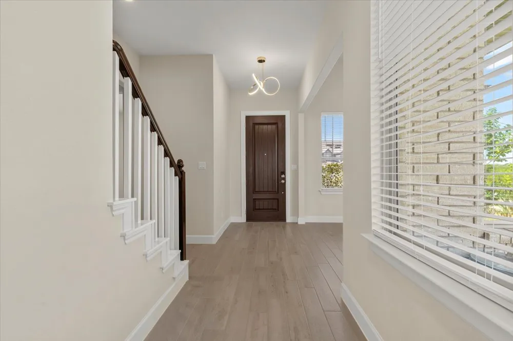 266 Village Oak Drive Austin, TX 78737