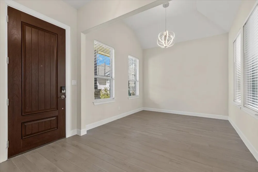 266 Village Oak Drive Austin, TX 78737