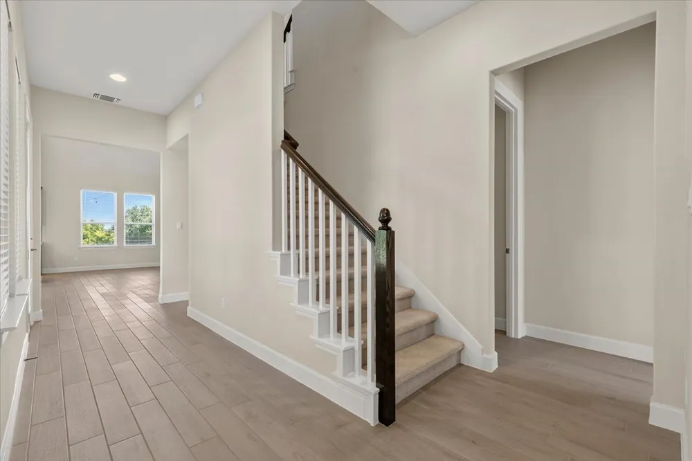 266 Village Oak Drive Austin, TX 78737