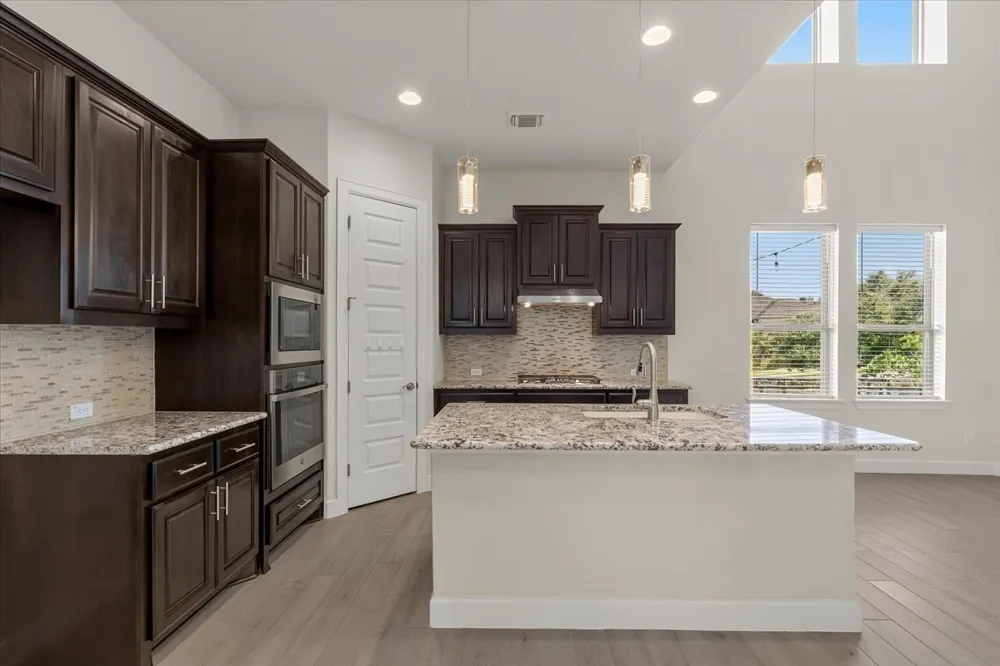 266 Village Oak Drive Austin, TX 78737
