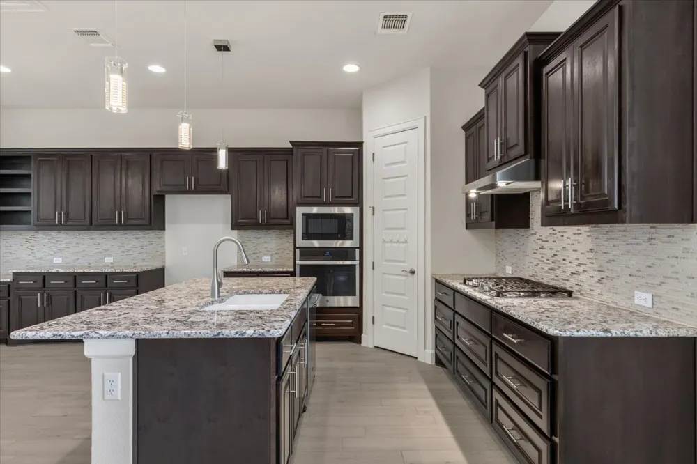 266 Village Oak Drive Austin, TX 78737