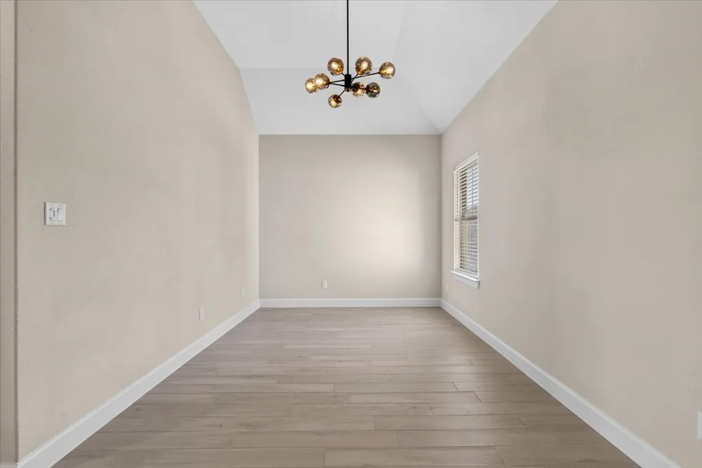 266 Village Oak Drive Austin, TX 78737