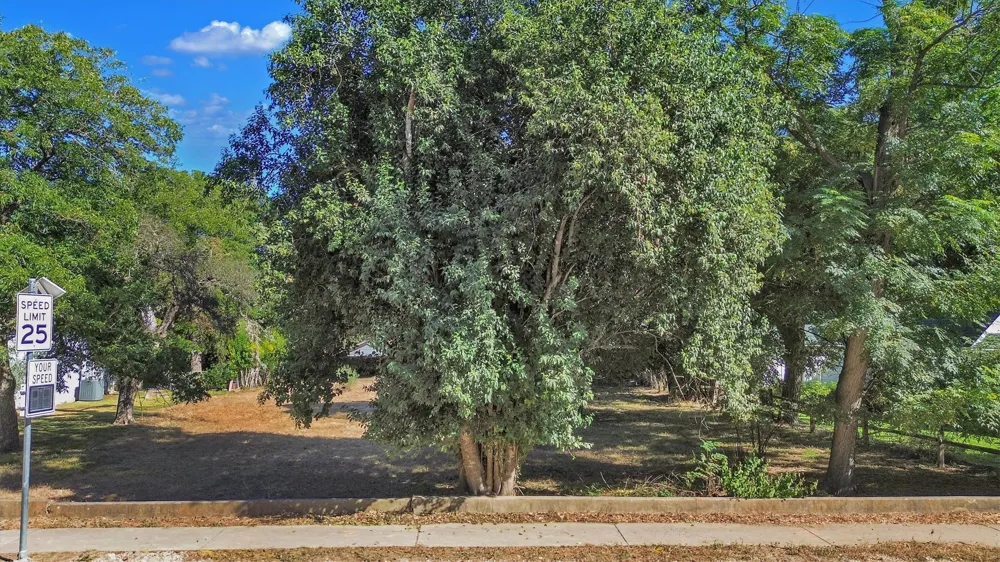 1247 W San Antonio Street San Marcos, TX 78666