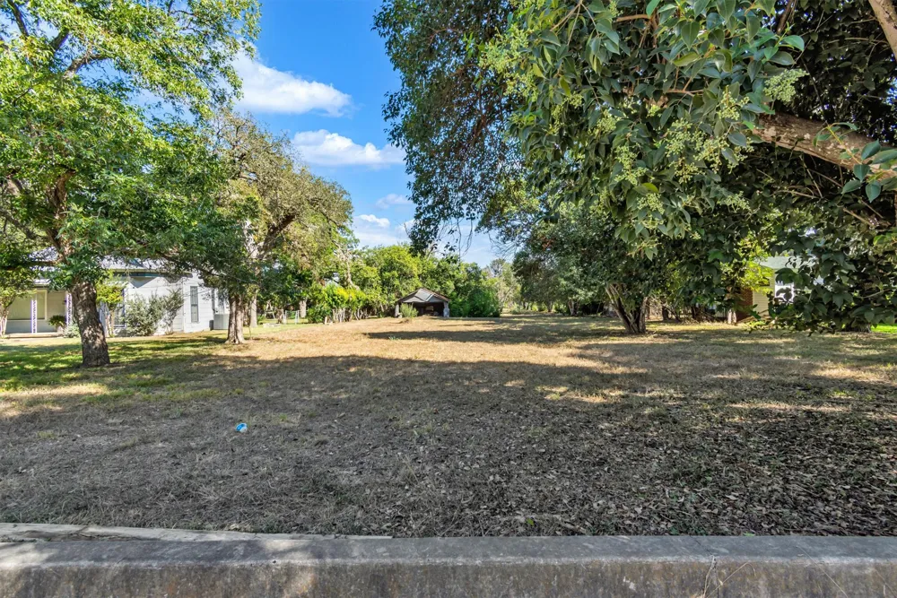 1247 W San Antonio Street San Marcos, TX 78666