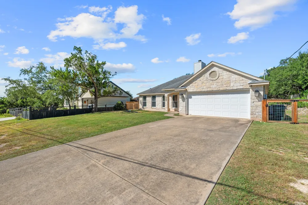 10114 Janet Loop Dripping Springs, TX 78620