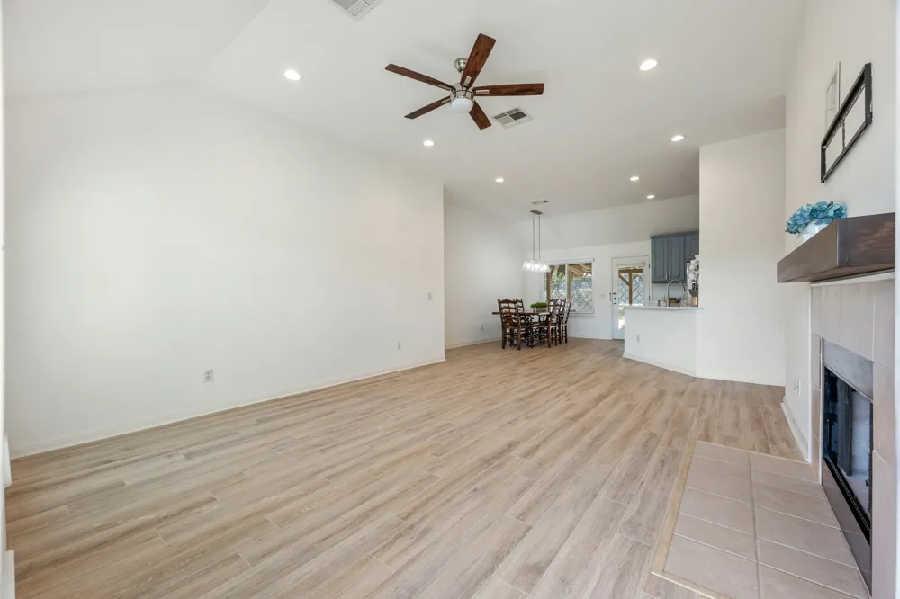 10114 Janet Loop Dripping Springs, TX 78620