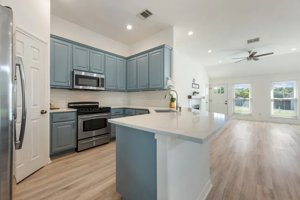 10114 Janet Loop Dripping Springs, TX 78620