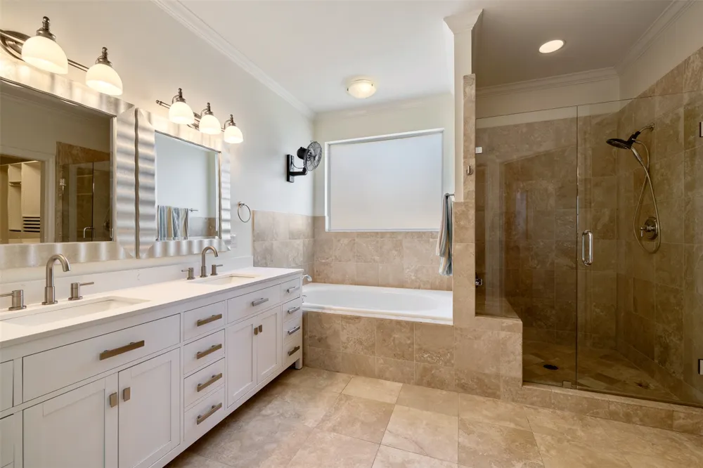 702 E Summit Drive Spicewood, TX 78669