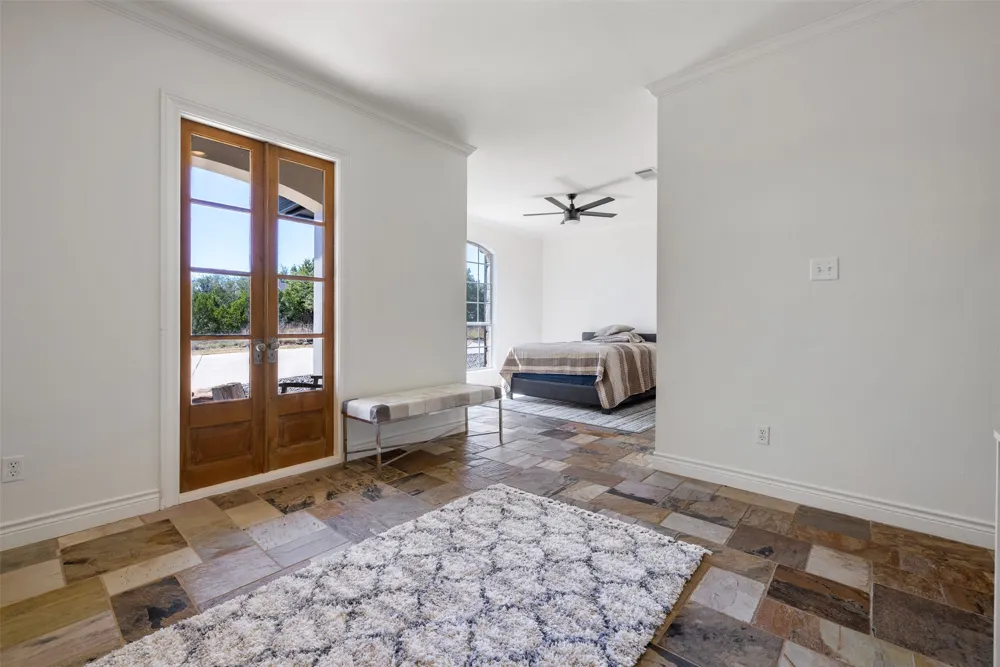 702 E Summit Drive Spicewood, TX 78669