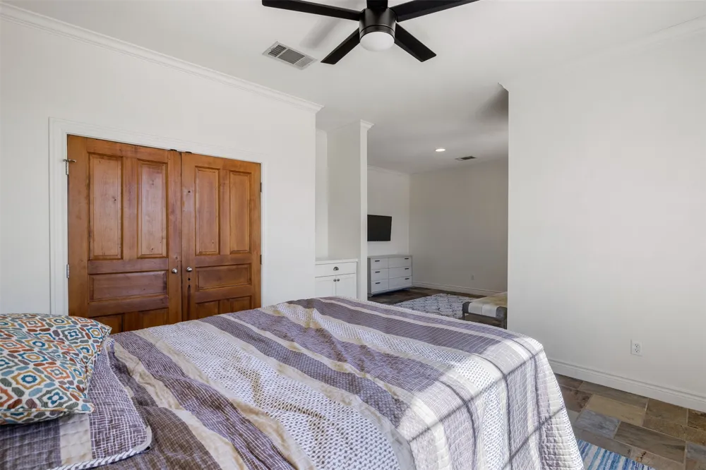702 E Summit Drive Spicewood, TX 78669