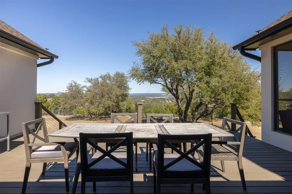 702 E Summit Drive Spicewood, TX 78669