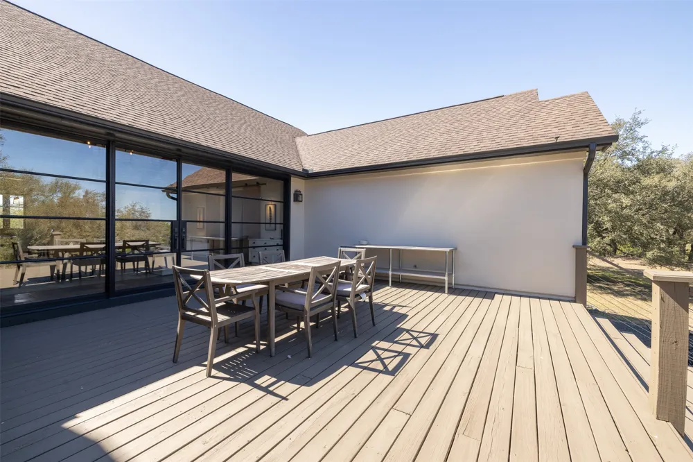 702 E Summit Drive Spicewood, TX 78669