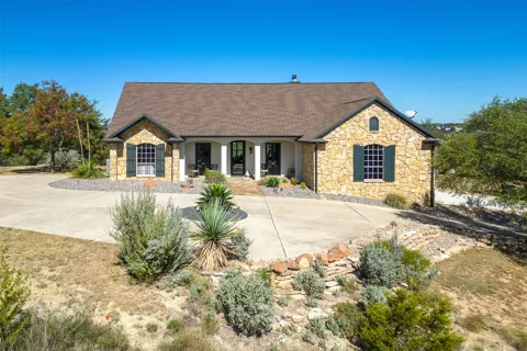 702 E Summit Drive