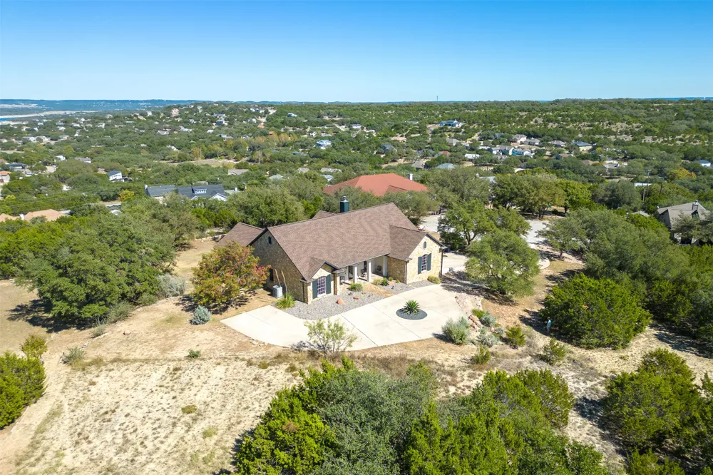 702 E Summit Drive Spicewood, TX 78669