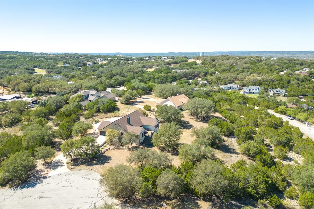 702 E Summit Drive Spicewood, TX 78669