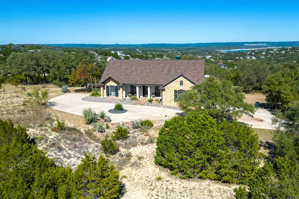 702 E Summit Drive Spicewood, TX 78669