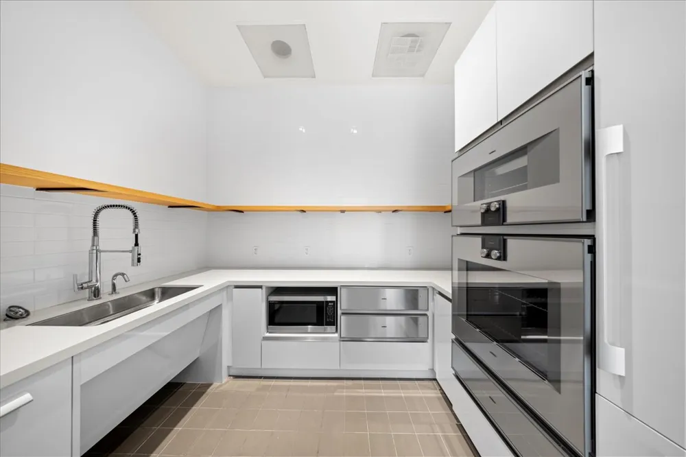 313 W 17th Street #2304 Austin, TX 78701