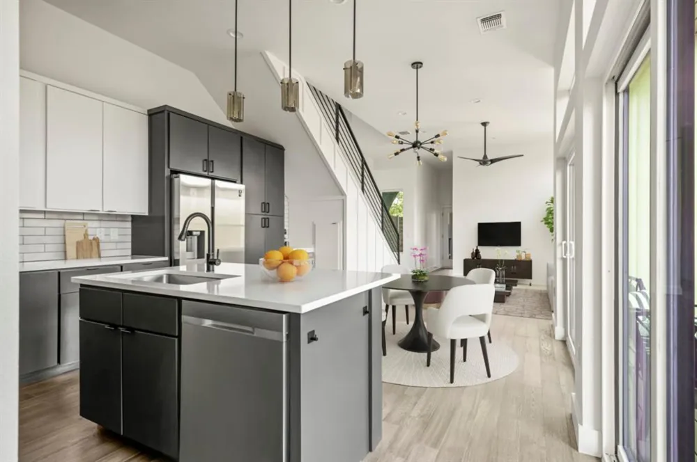 4400 Mount Vernon Drive #B Austin, TX 78745