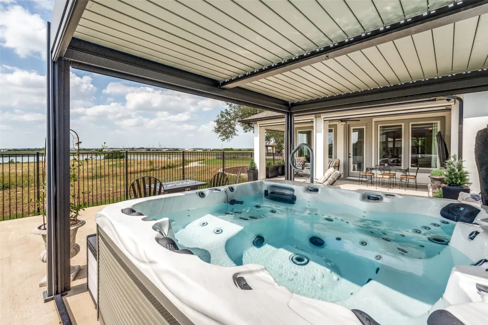 409 Gridiron Cove Leander, TX 78641