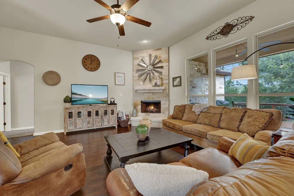 1937 HUNTERS CV New Braunfels, TX 78132