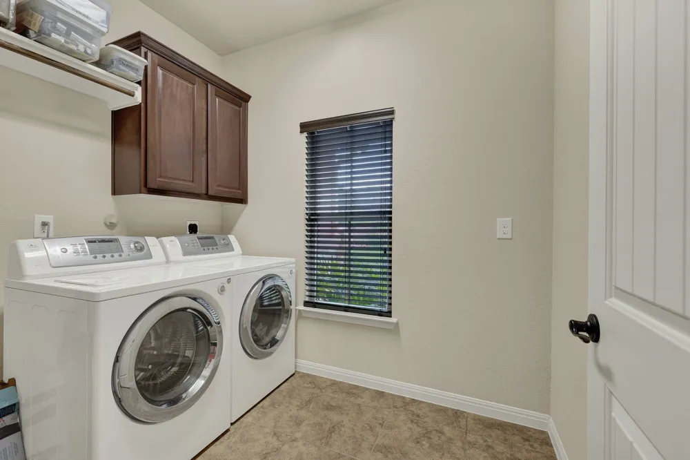1937 HUNTERS CV New Braunfels, TX 78132