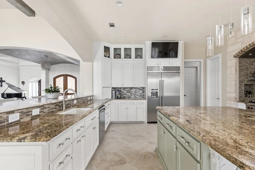 805 Brooks Hollow Road Lakeway, TX 78734