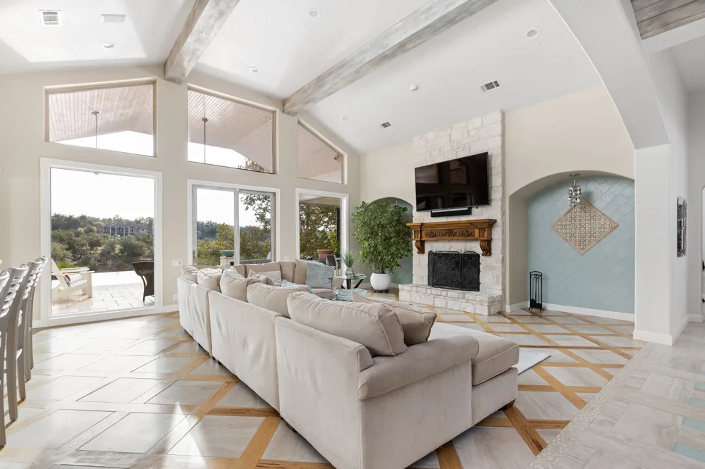 805 Brooks Hollow Road Lakeway, TX 78734