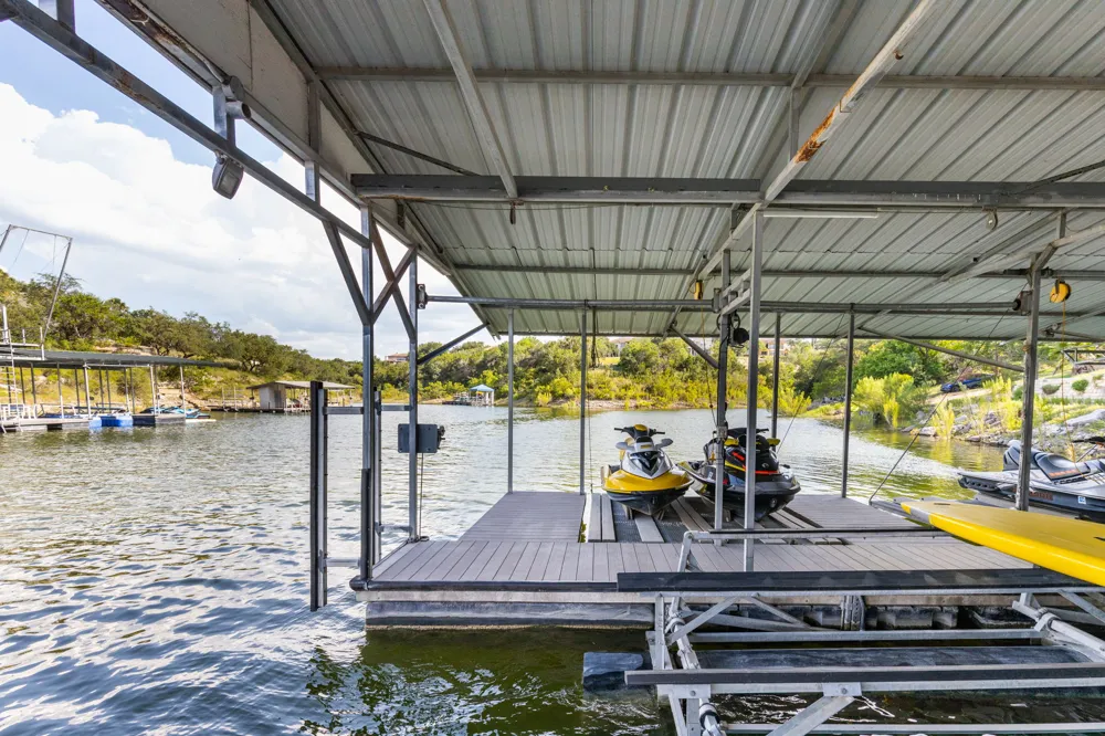 805 Brooks Hollow Road Lakeway, TX 78734