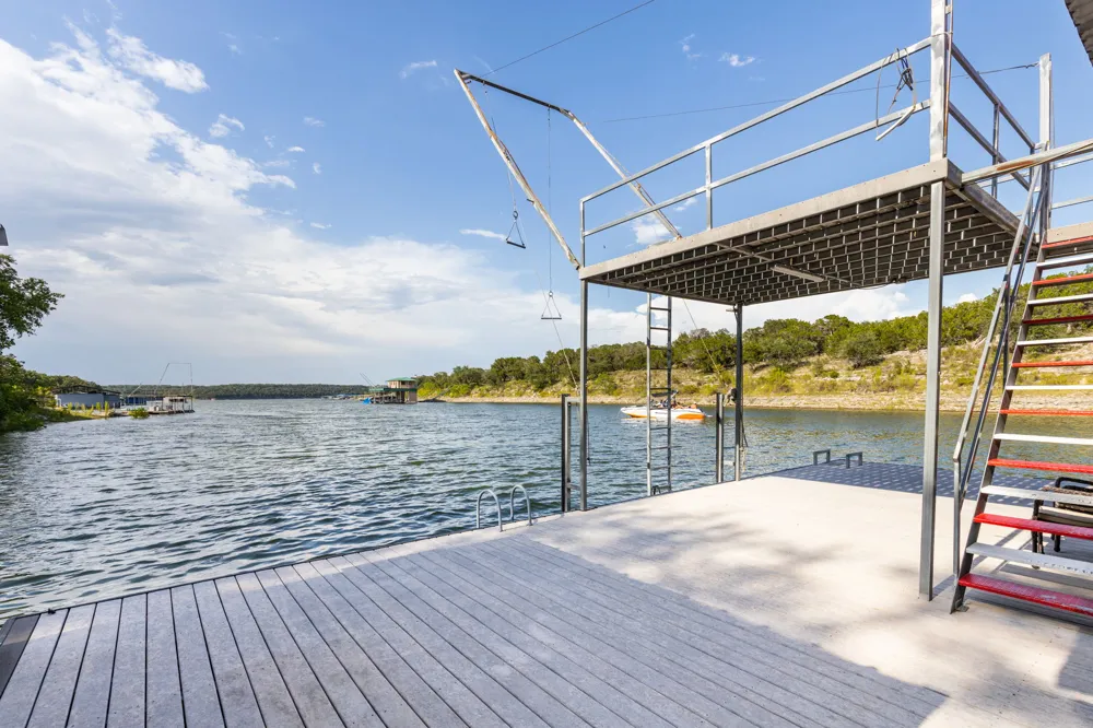 805 Brooks Hollow Road Lakeway, TX 78734