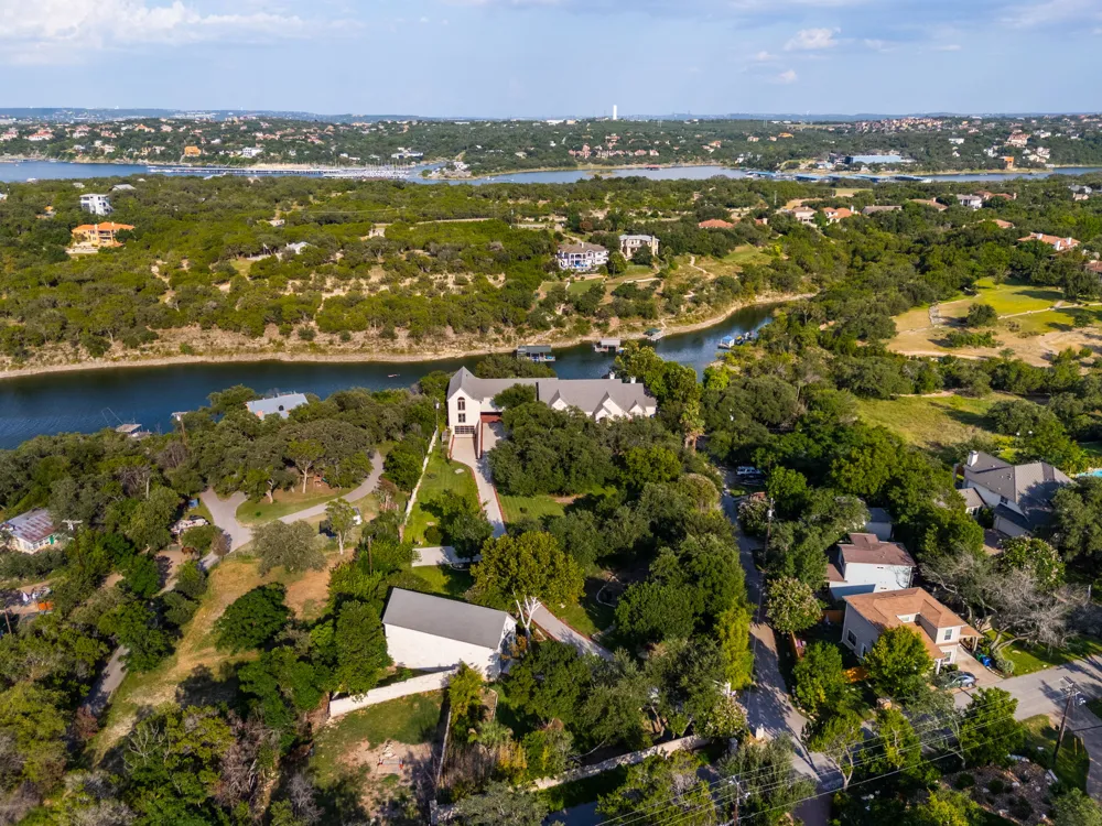 805 Brooks Hollow Road Lakeway, TX 78734