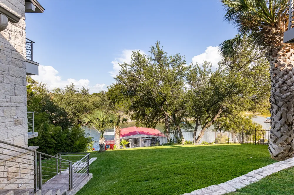 805 Brooks Hollow Road Lakeway, TX 78734