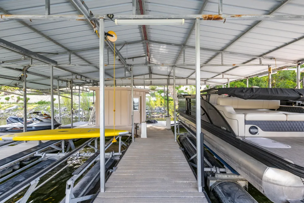 805 Brooks Hollow Road Lakeway, TX 78734