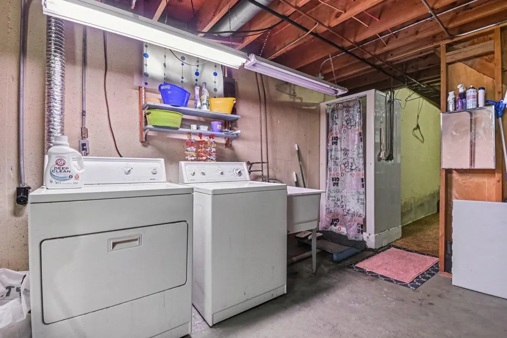 1457 Laughlin Drive NW Grand Rapids, MI 49504