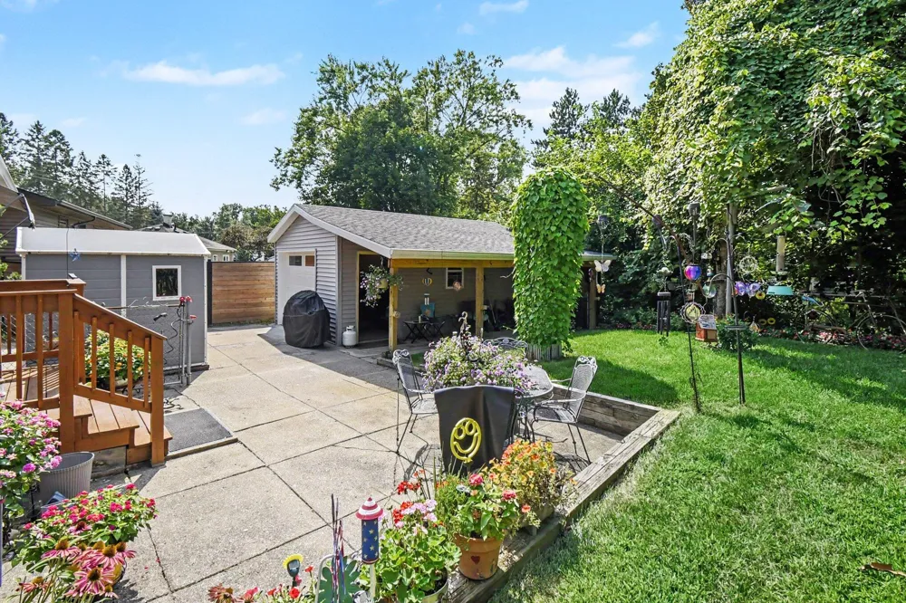 1457 Laughlin Drive NW Grand Rapids, MI 49504