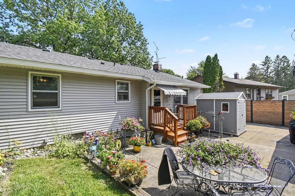 1457 Laughlin Drive NW Grand Rapids, MI 49504