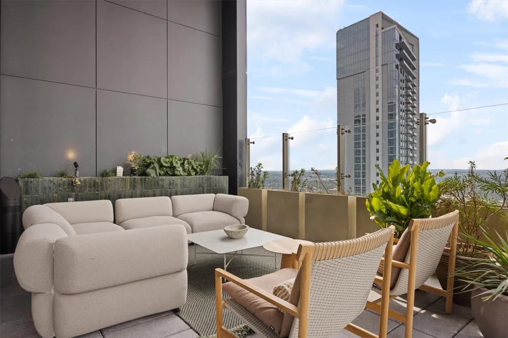 610 Davis Street #2408 Austin, TX 78701