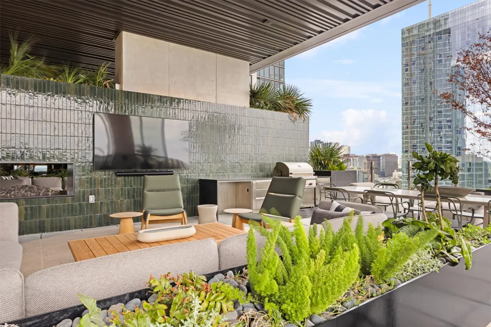 610 Davis Street #2408 Austin, TX 78701
