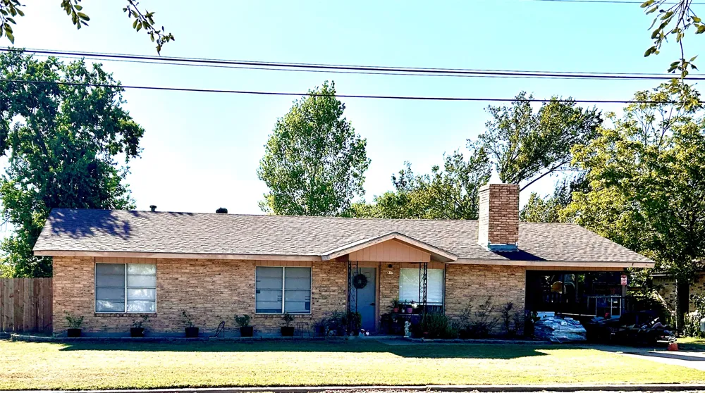 817 Harris Street Giddings, TX 78942