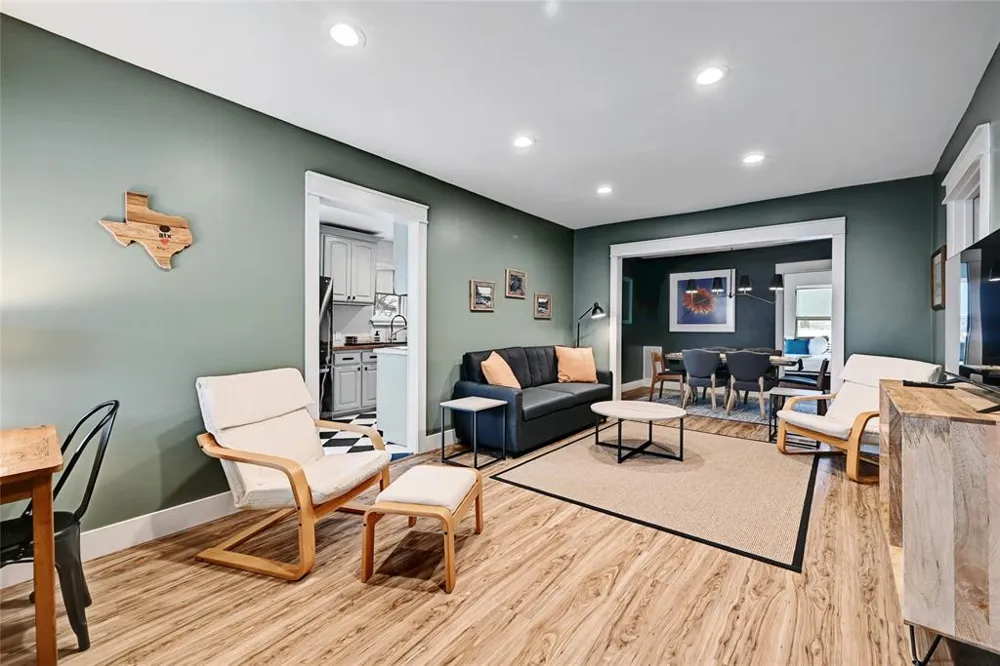 2952 Higgins Street Austin, TX 78722