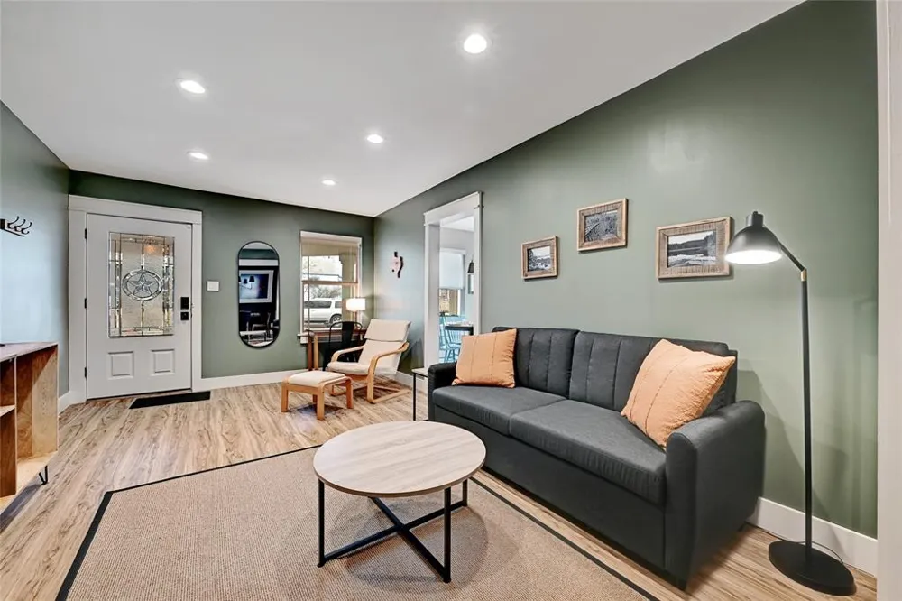 2952 Higgins Street Austin, TX 78722