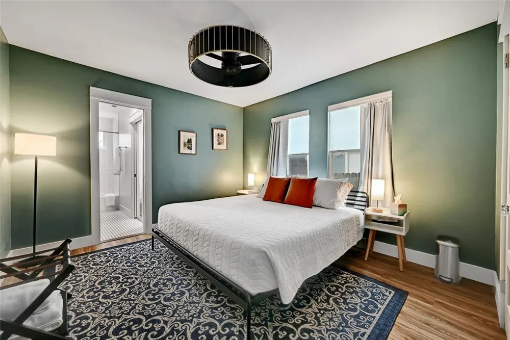 2952 Higgins Street Austin, TX 78722