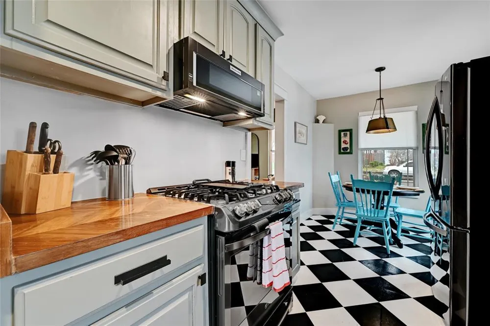 2952 Higgins Street Austin, TX 78722