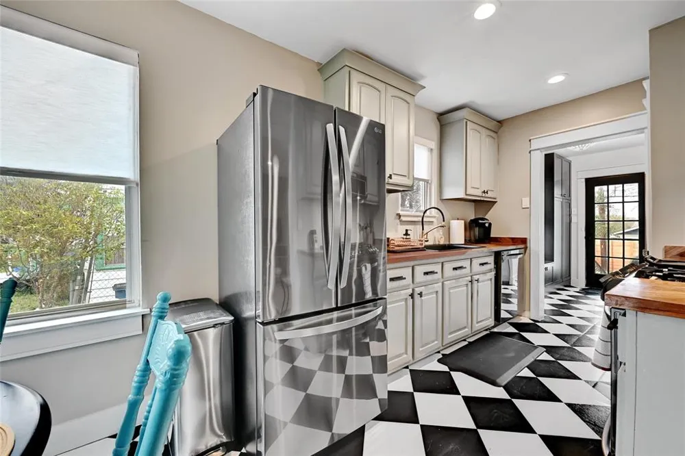 2952 Higgins Street Austin, TX 78722
