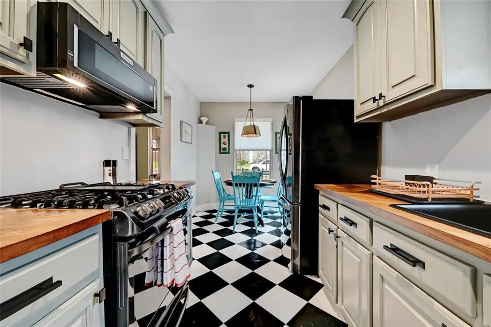 2952 Higgins Street Austin, TX 78722