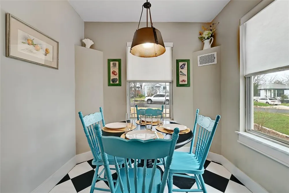 2952 Higgins Street Austin, TX 78722