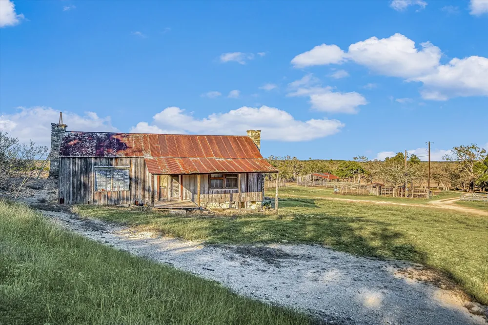 4698 FISCHER STORE ROAD Wimberley, TX 78676