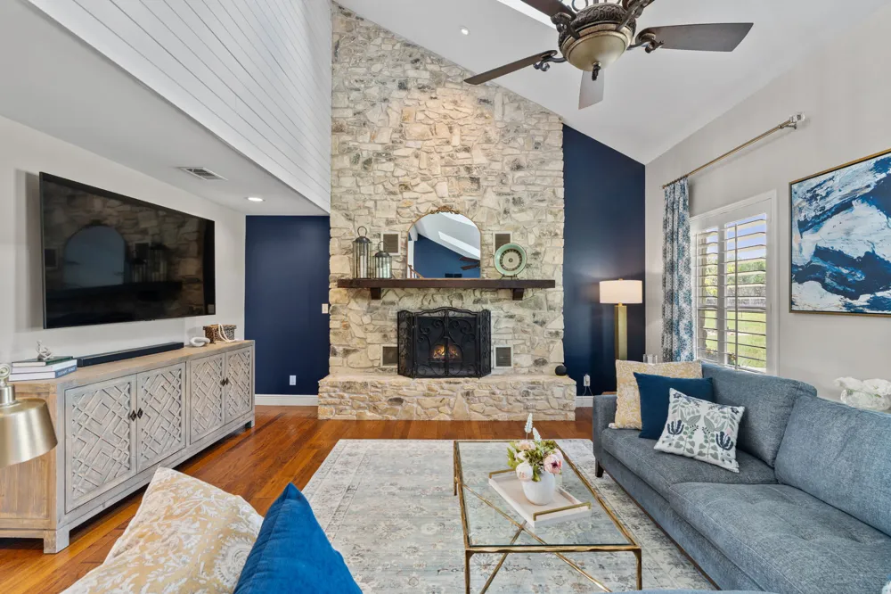 14909 Fitzhugh Road #B Dripping Springs, TX 78736