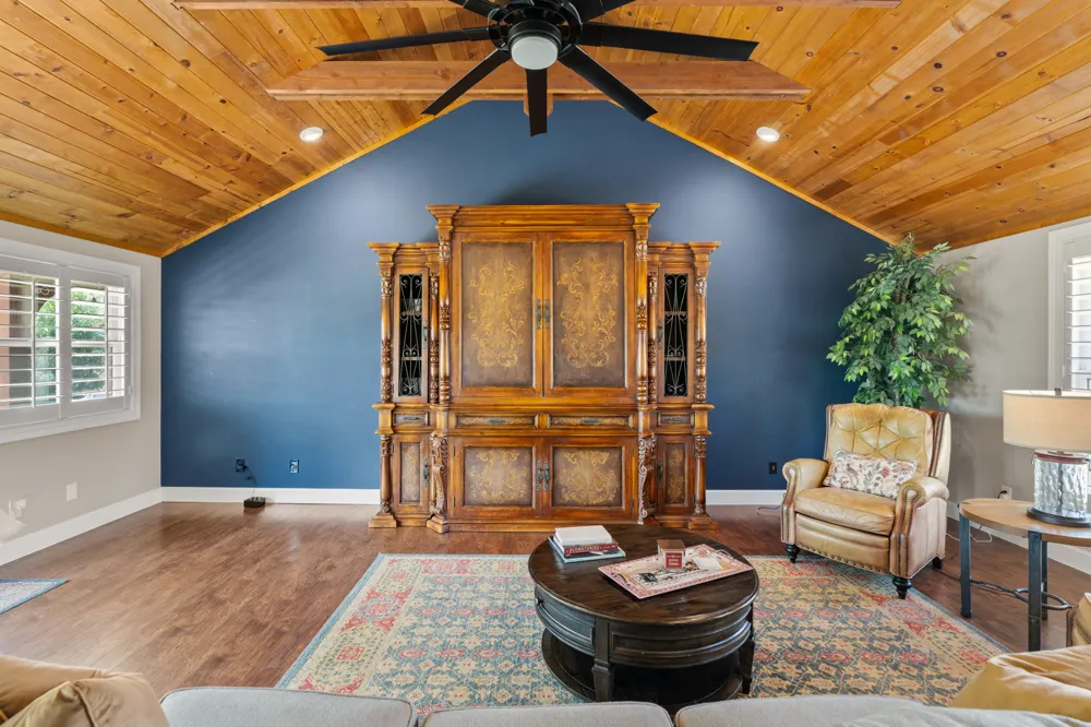 14909 Fitzhugh Road #B Dripping Springs, TX 78736