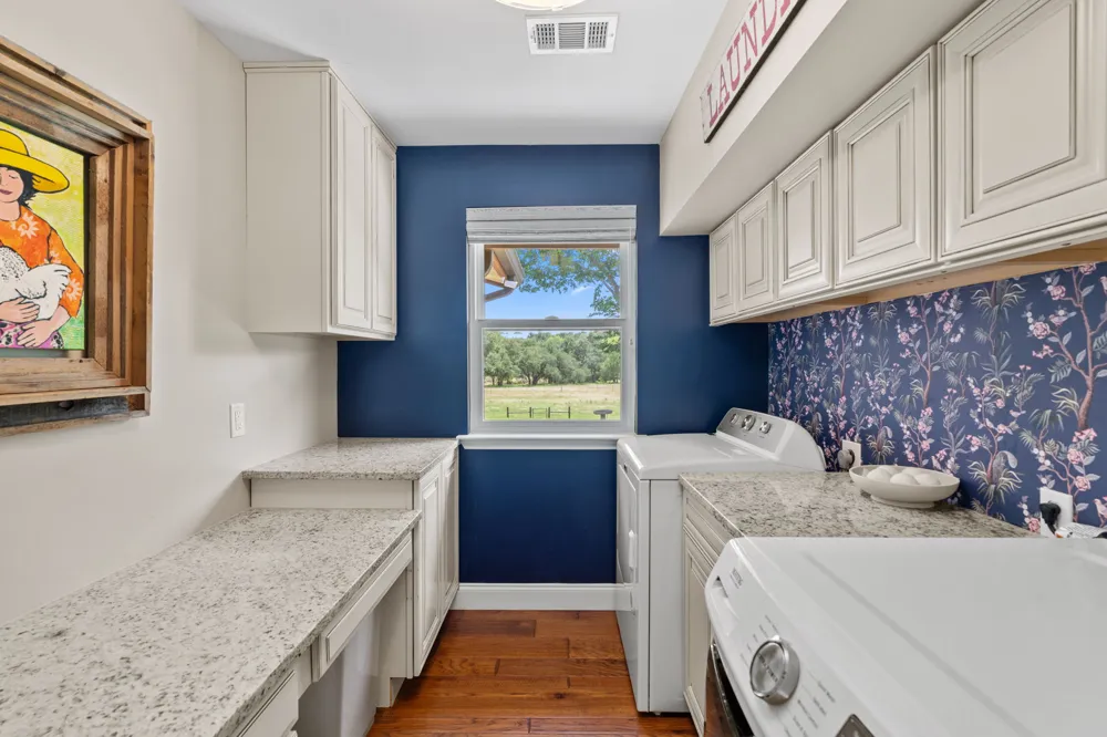 14909 Fitzhugh Road #B Dripping Springs, TX 78736