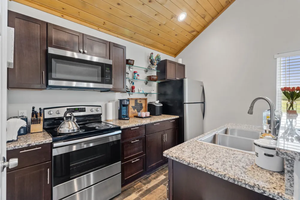 14909 Fitzhugh Road #B Dripping Springs, TX 78736